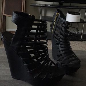 Steve Madden Black Leather Wedges